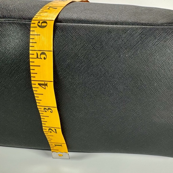 Lululemon All Day Large Tote in Black - Picture 11 of 16